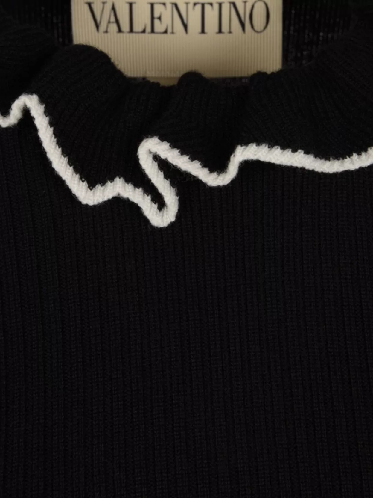 Valentino Garavani Ruffled Collar And Cuff Knit Sweater