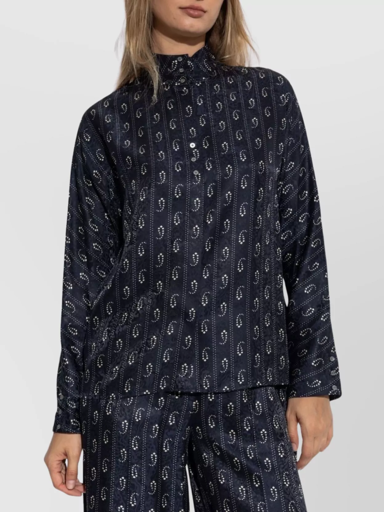 Tory Burch Relaxed Fit Paisley Print High Neck Sweater In Blue