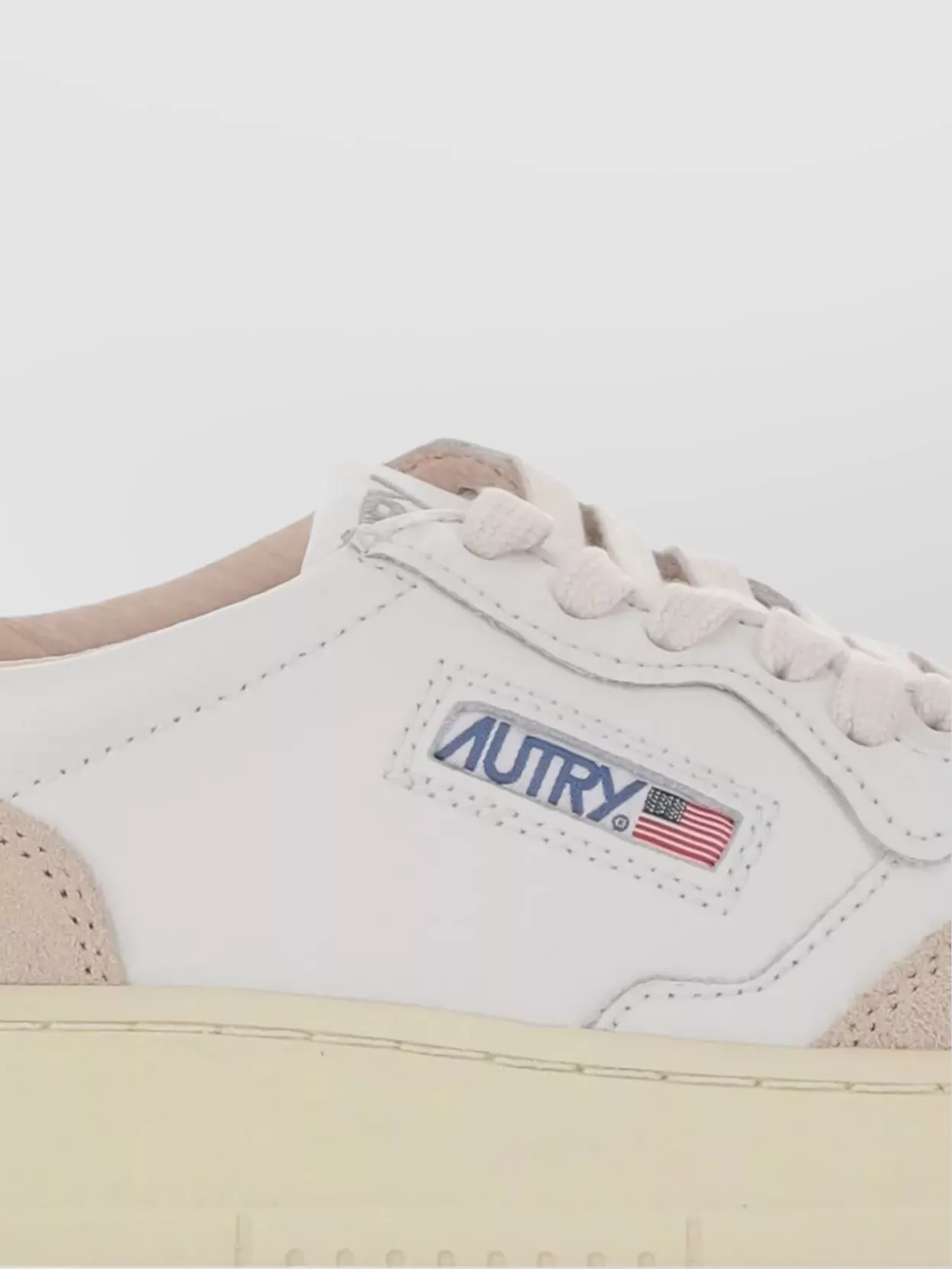 Autry Low Top Medalist Sneakers