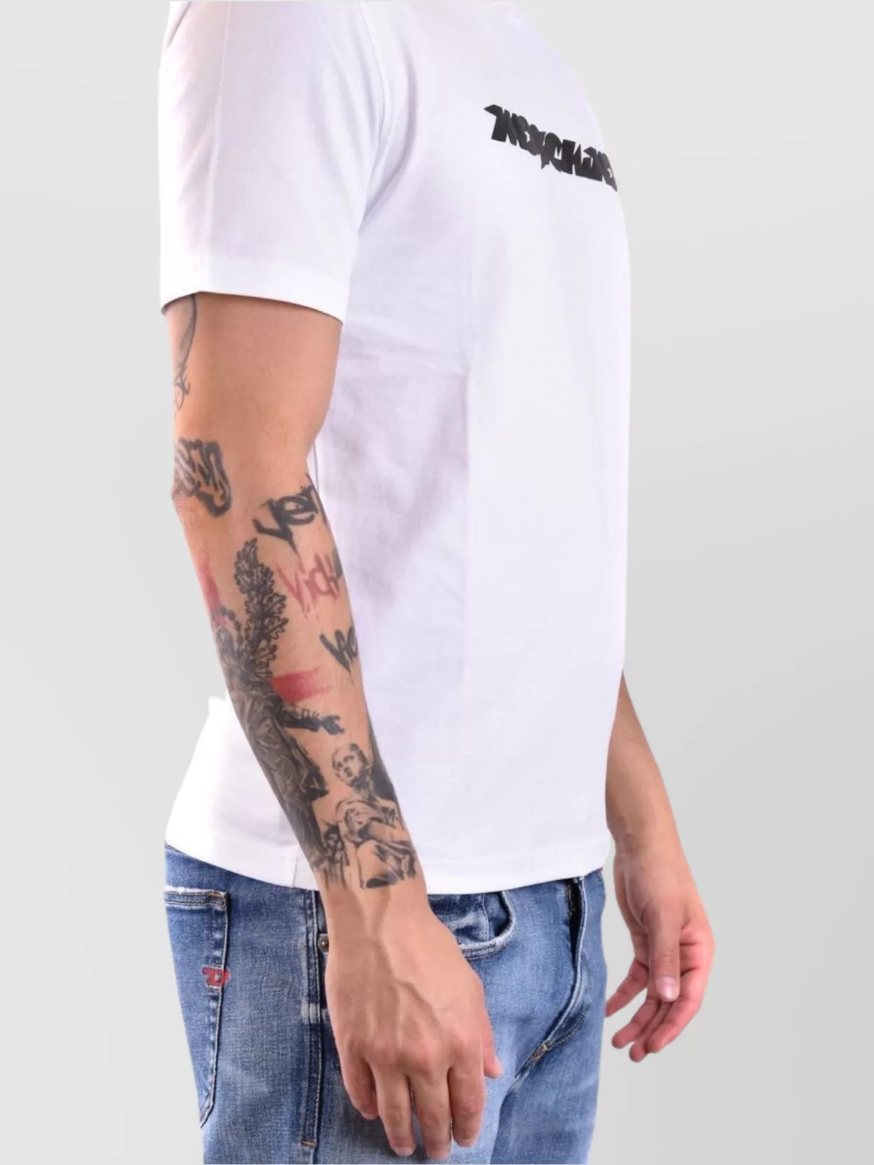 Moschino Crew Neck Short Sleeves Straight Hem