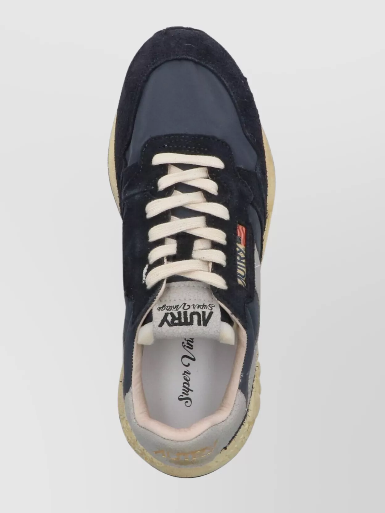 Autry Low Top Sneakers Contrast Sole