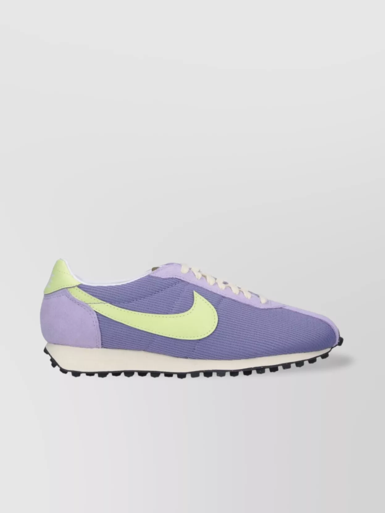 Nike Low Top Sneakers With Contrast Heel Tab