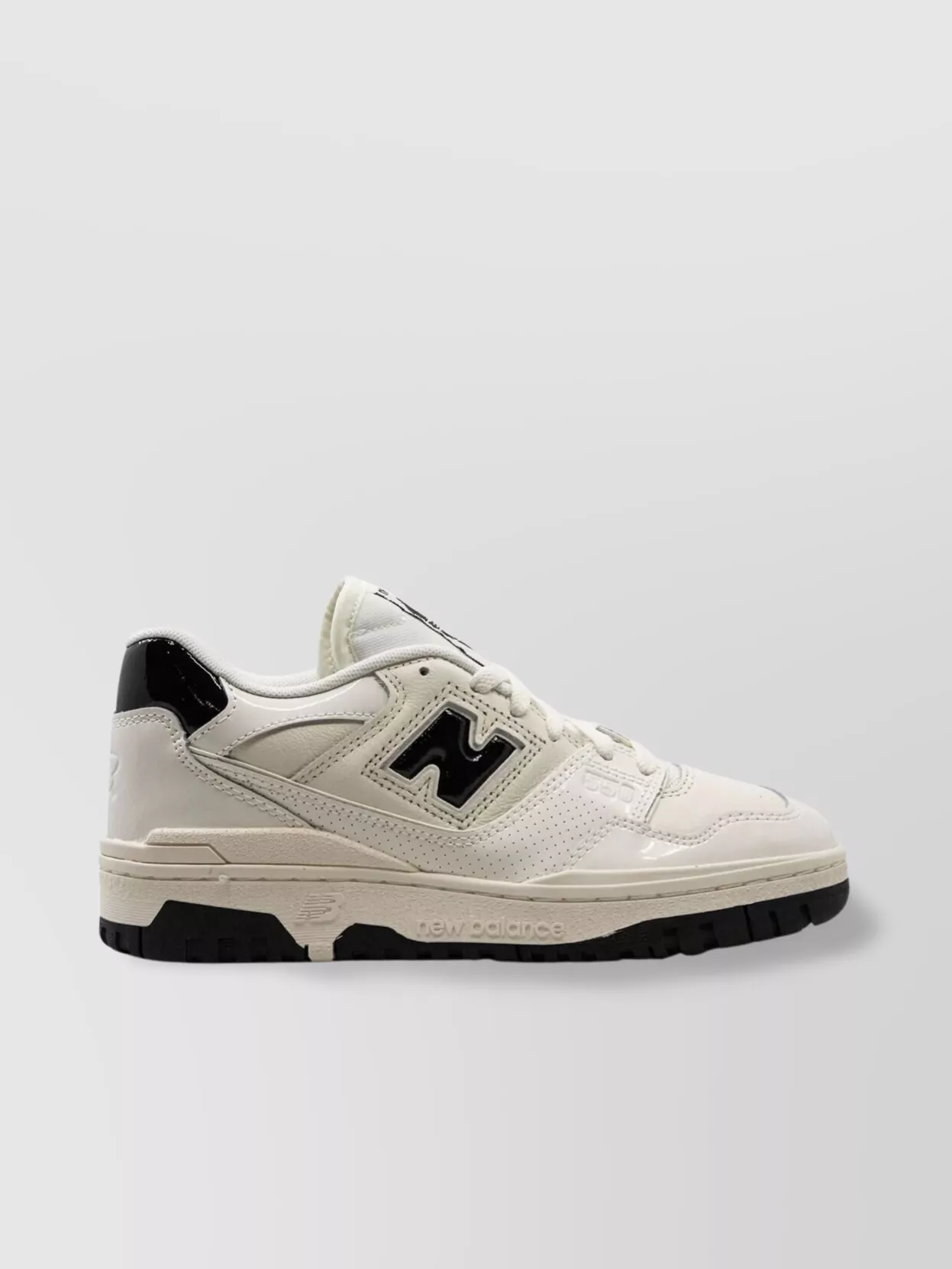 New Balance 550 Sneakers With Contrast Heel Tab