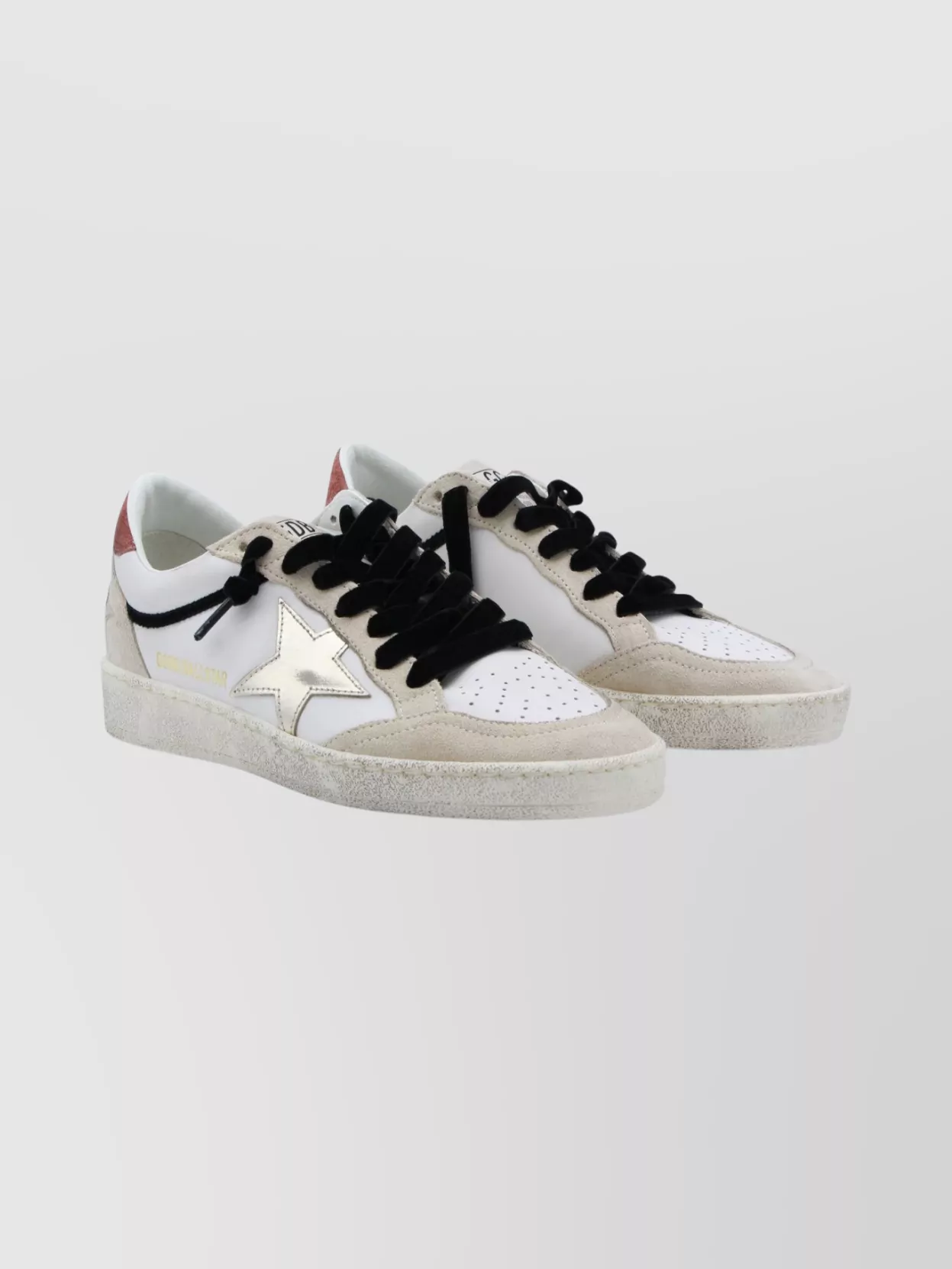Golden Goose Stylish Low Top Sneakers With Star Detail In White