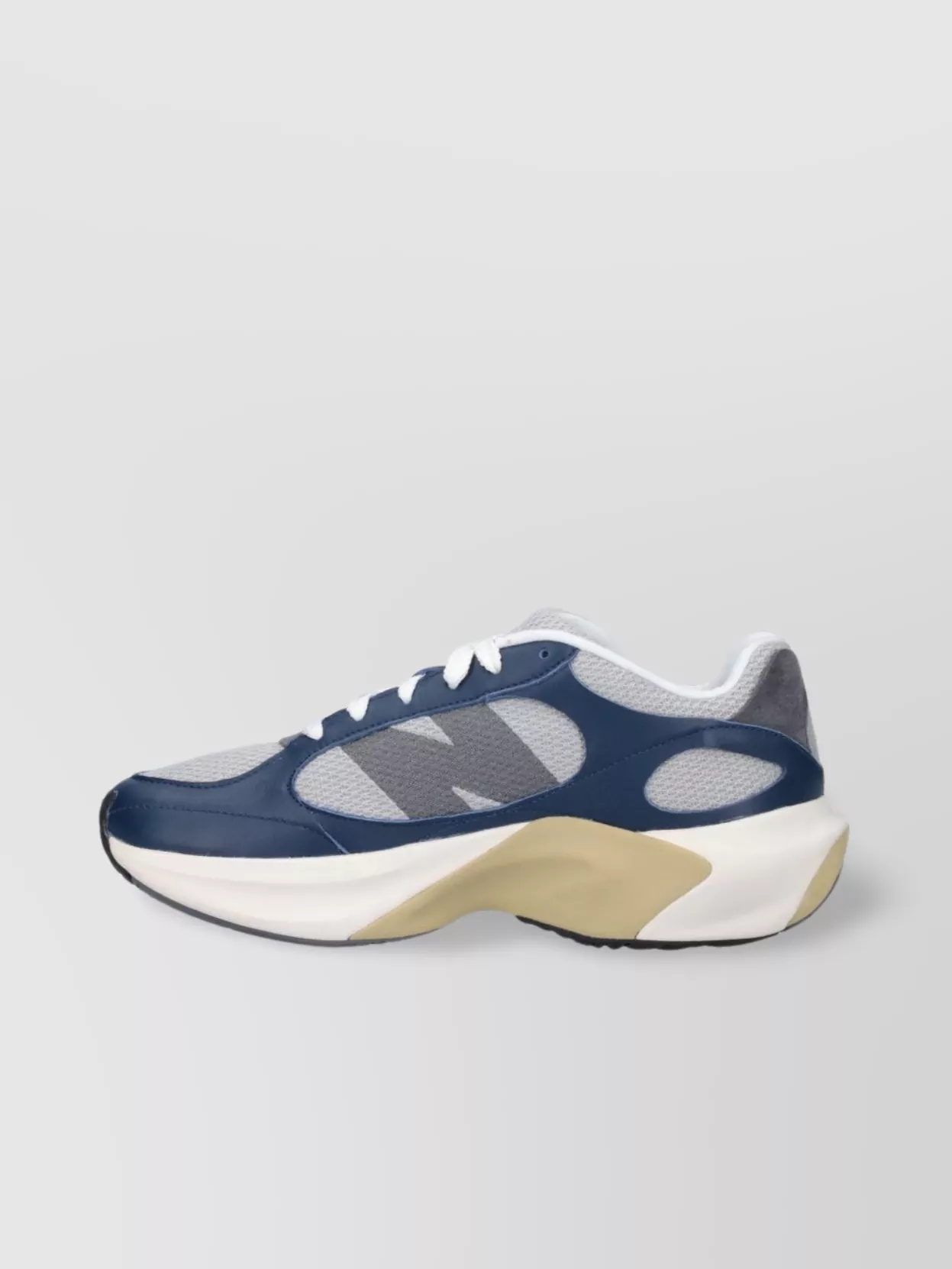 New Balance Low Top Sneakers Contrast Sole In Grey