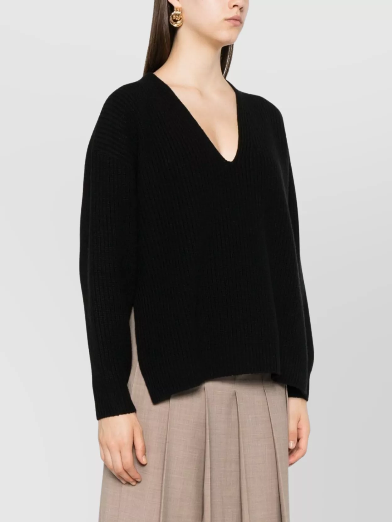 Fabiana Filippi Ribbed Wool V-Necked Jumper With Long Sleeves
