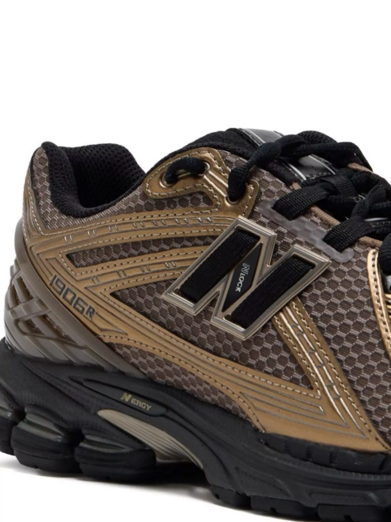 New Balance 1906R Athletic Footwear Featuring Sculpted Design