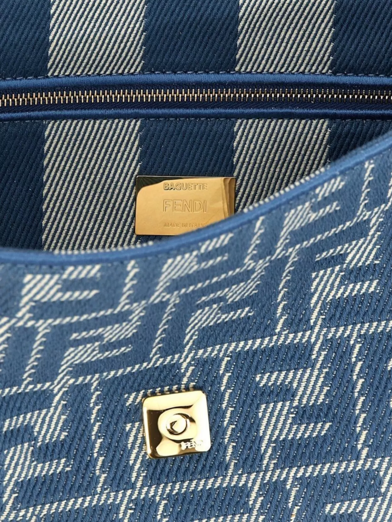 FENDI MEDIUM SHOULDER BAG 'BAGUETTE'