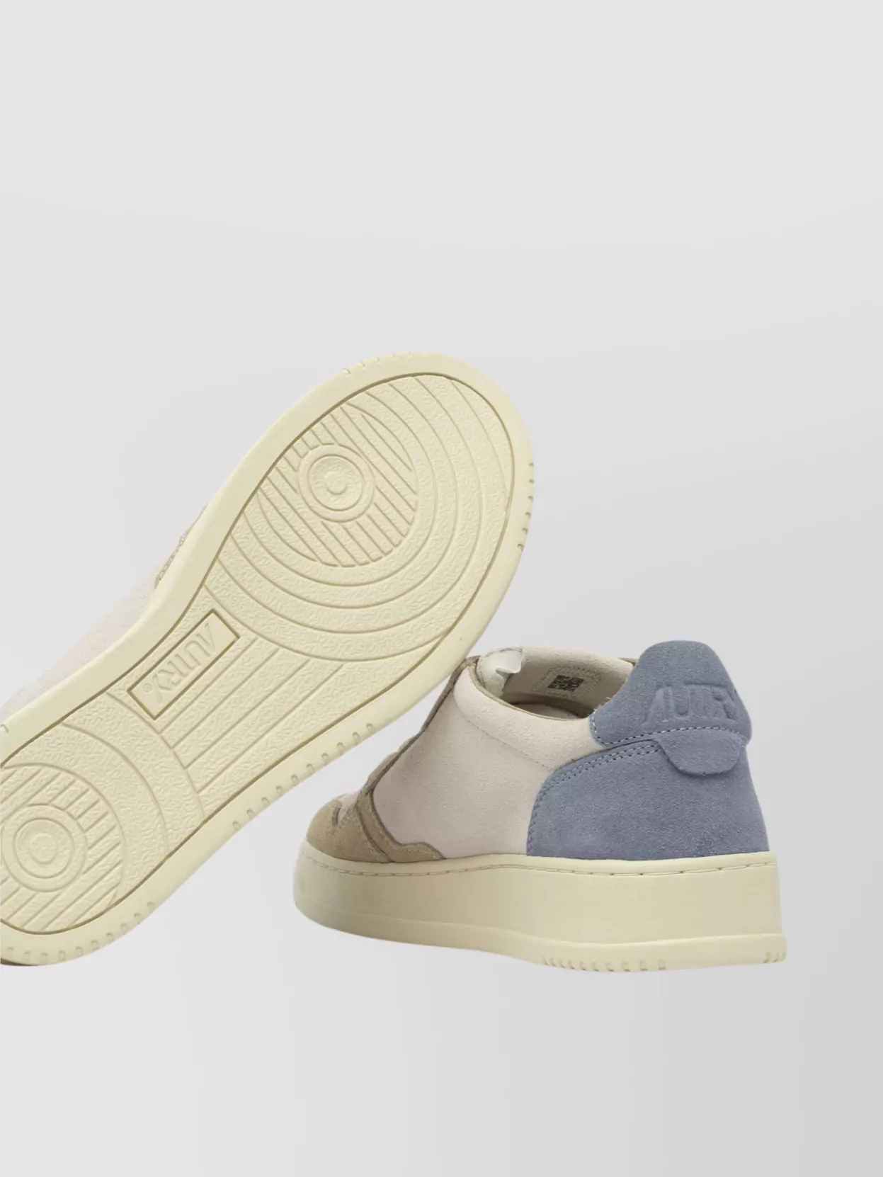 Autry Medalist Low-Top Sneakers With Contrast Heel