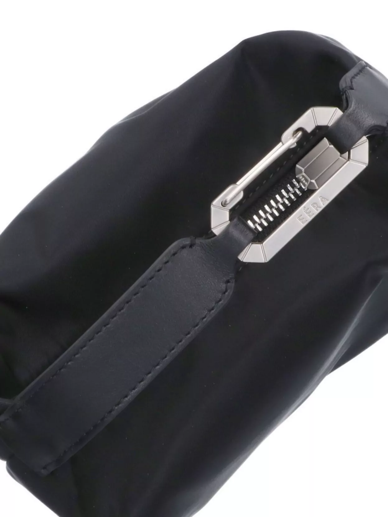 Eéra Top Handle Shoulder Bag Metal Hardware