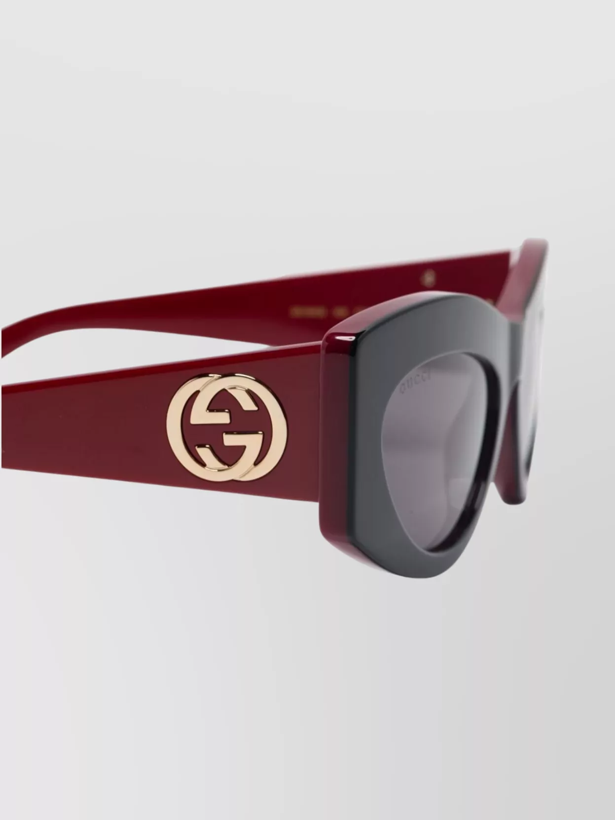 Gucci Stylish Cat-Eye Sunglasses Two-Tone Design