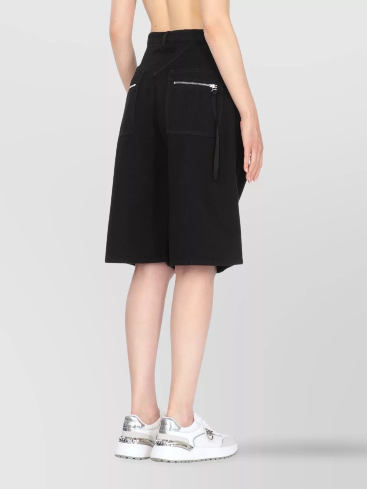 Pinko Bermuda Shorts Pleated Front In Black