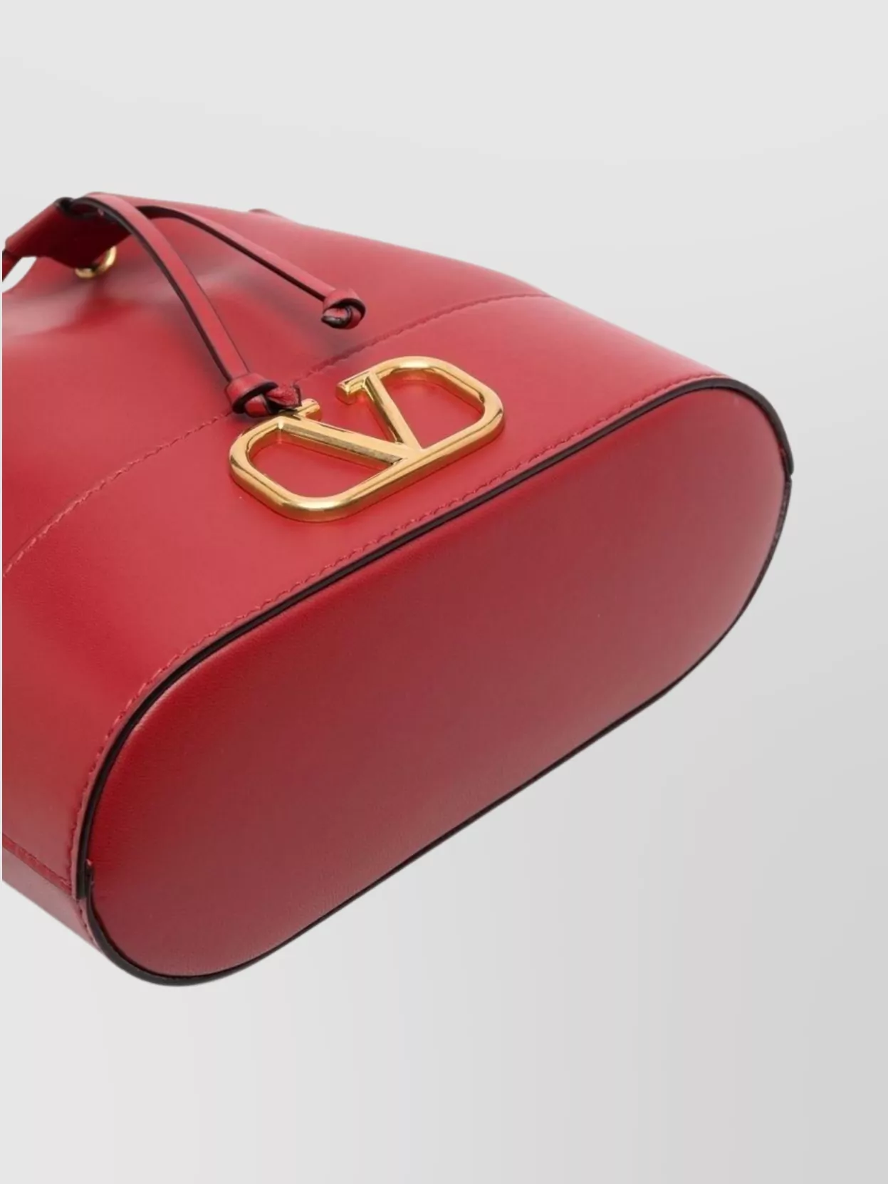 Valentino Garavani Signature Leather Bucket Bag With Chain Strap