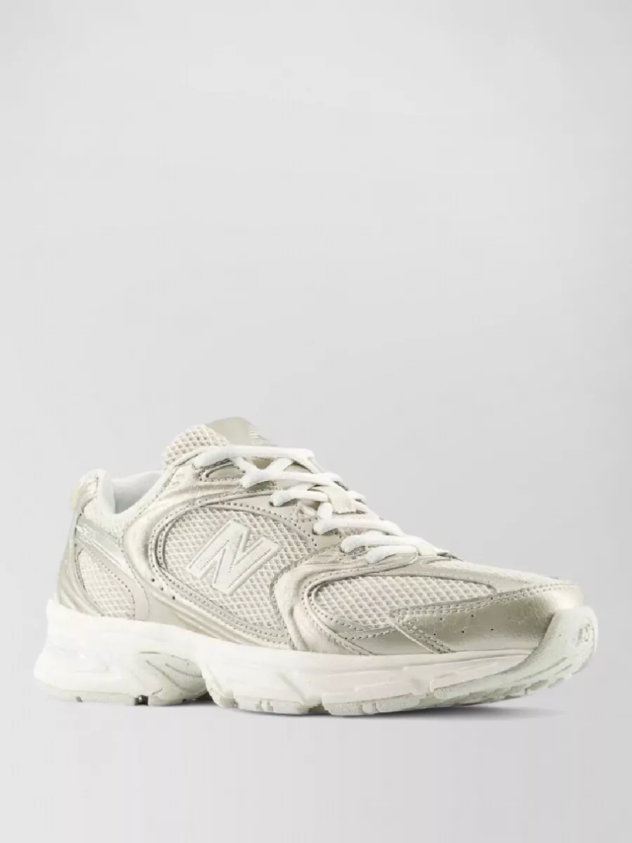 New Balance low-top sneakers
