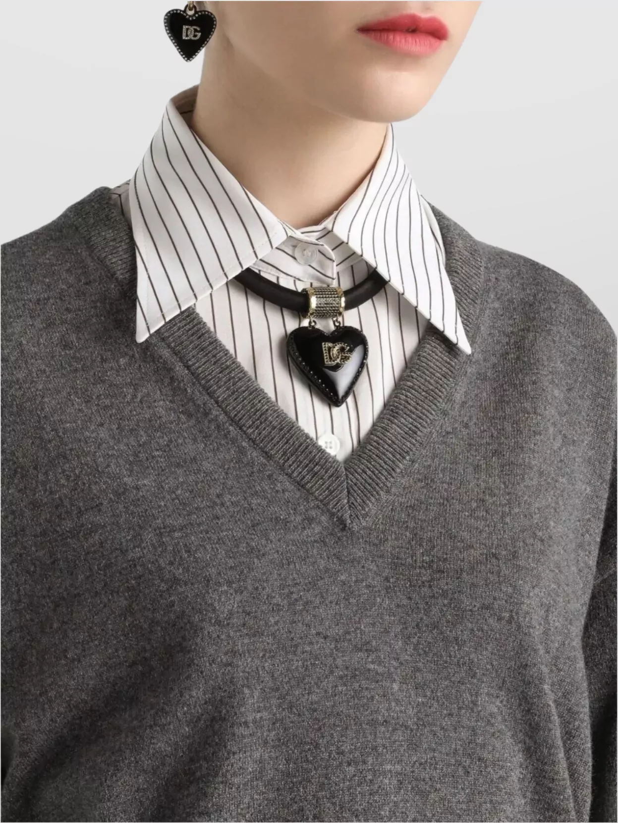 Dolce&Gabbana Knotted Cashmere V-Neck Sweater
