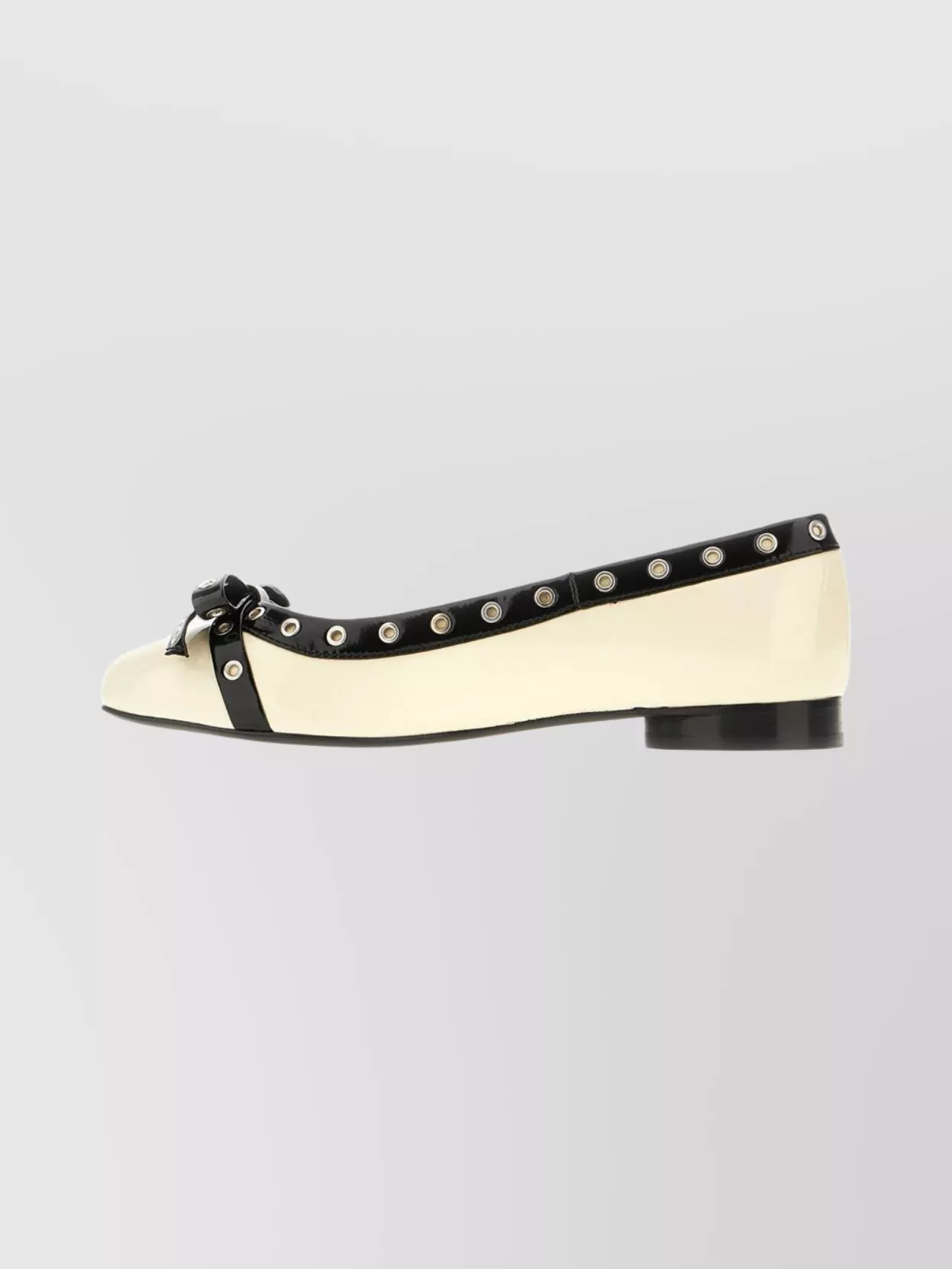 Ganni Two-tone Leather Ballerina Shoes Bow Detail In Neutral