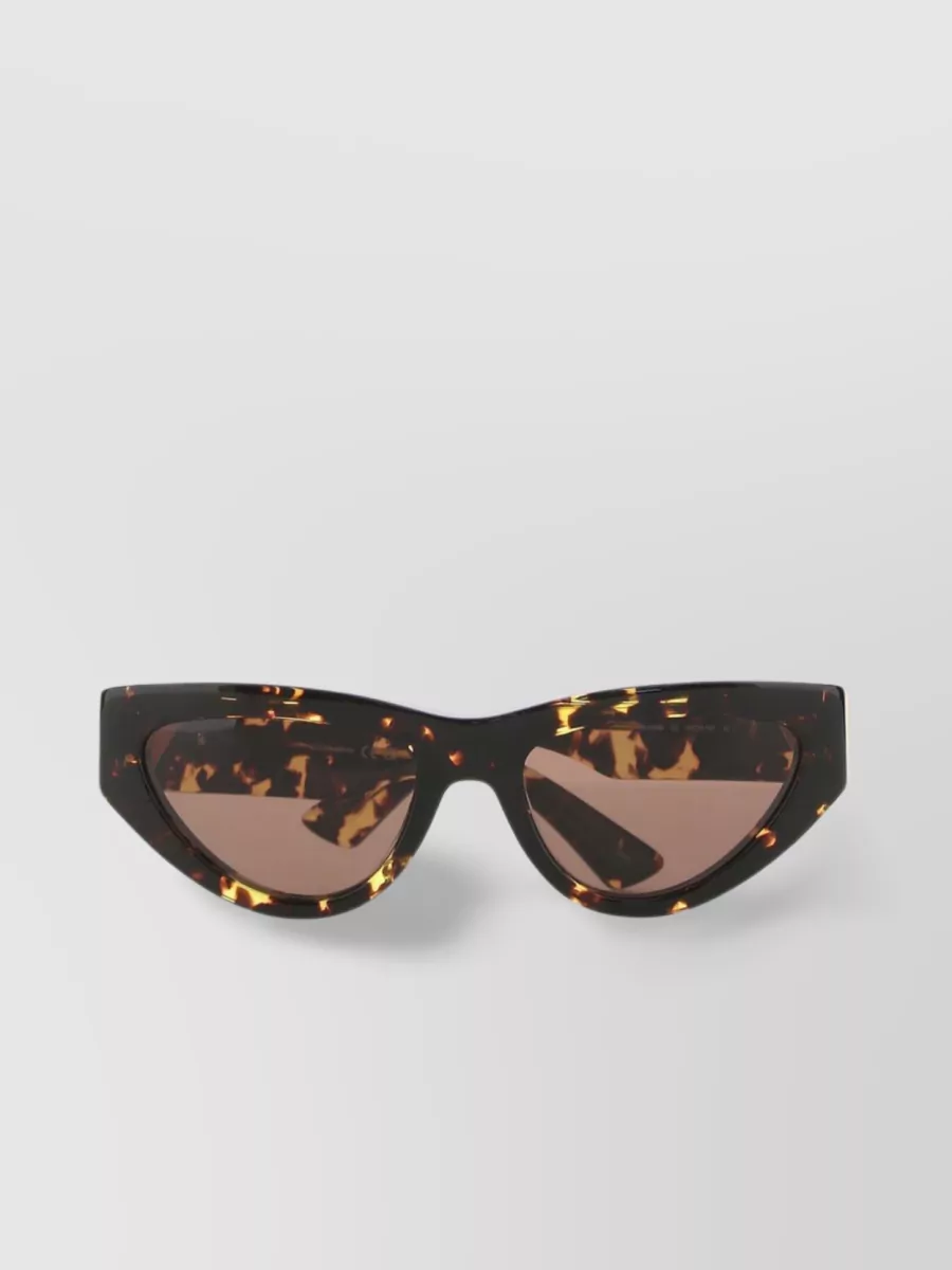 Shop Bottega Veneta Patterned Sunglasses With Cat Eye Frame In Brown