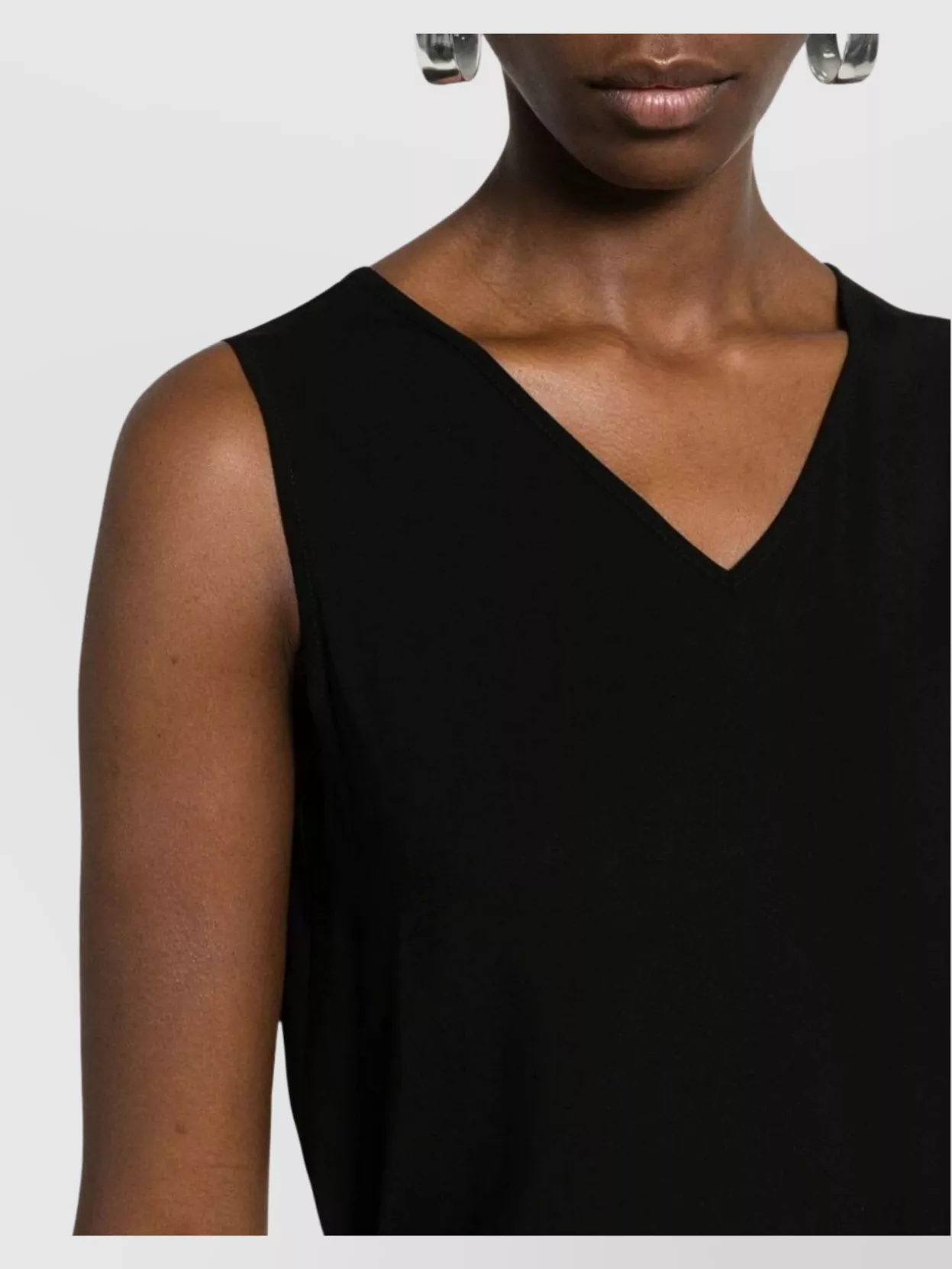 Fabiana Filippi Stylish Sleeveless V-Neck Top