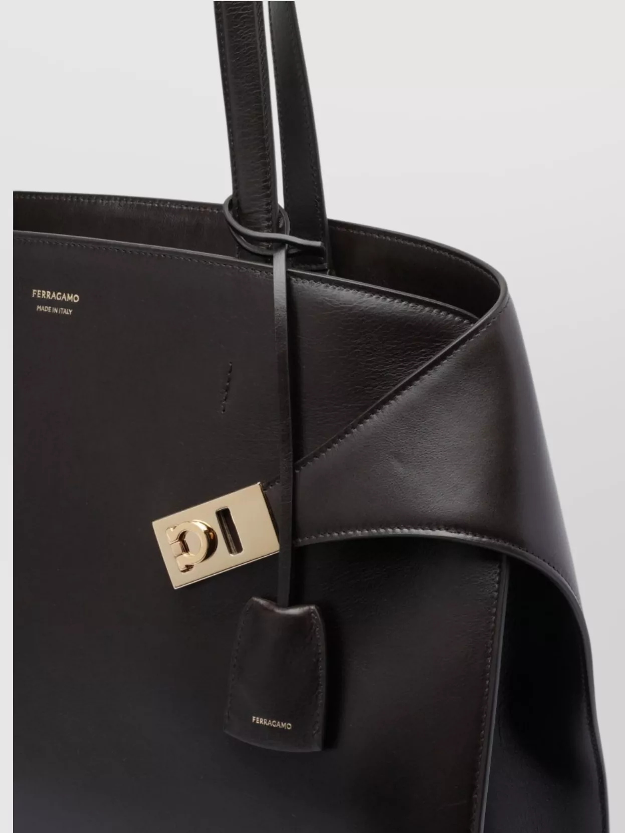 Ferragamo Leather Shoulder Bag Featuring Dual Straps In Black