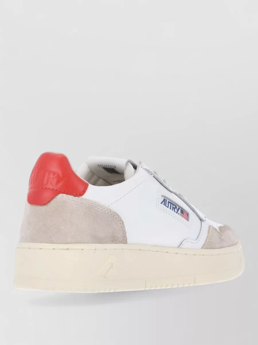 Autry MEDALIST LOW SNEAKERS IN WHITE AND SPACE LEATHER