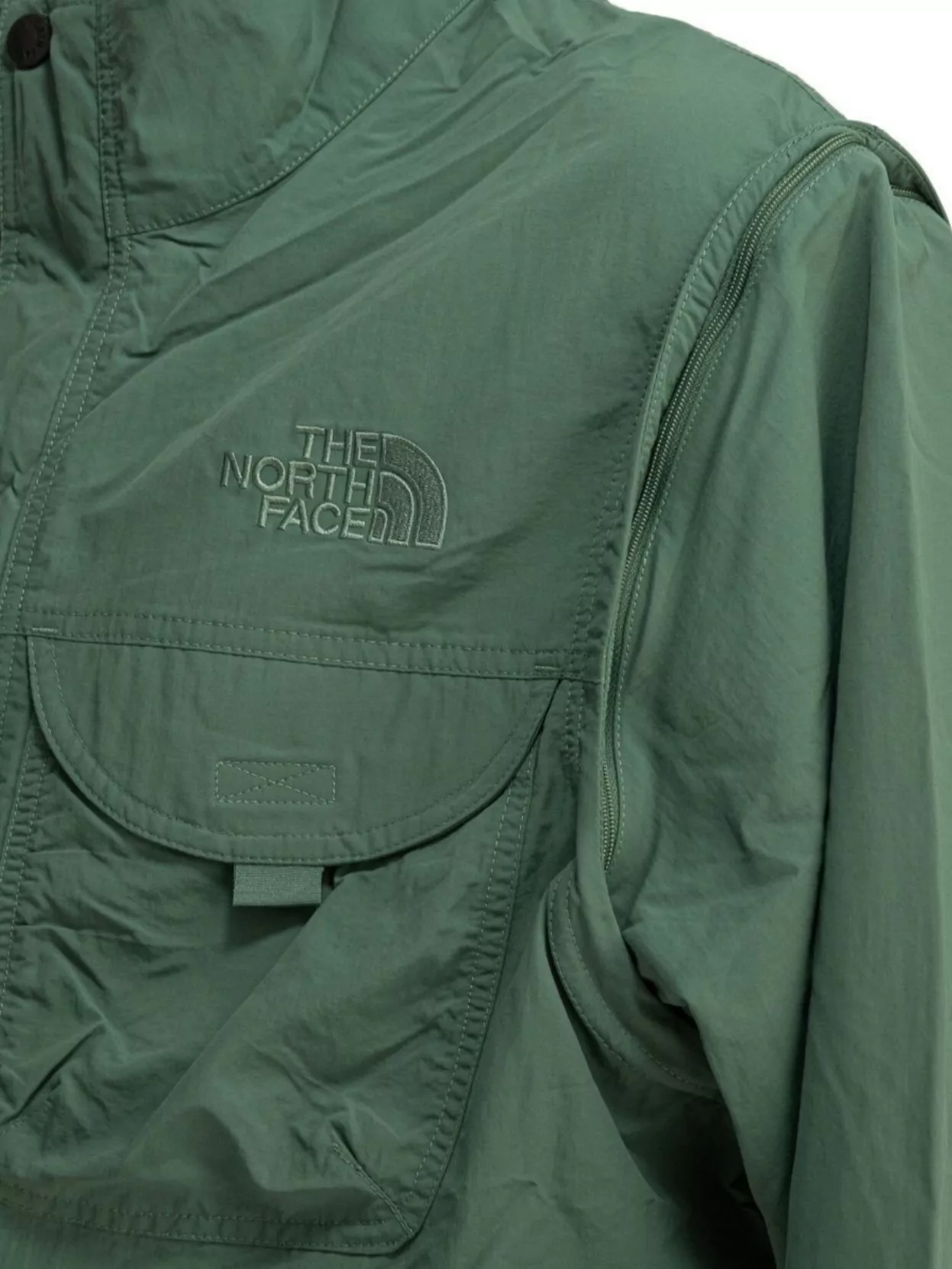 The North Face Multi-pocket Long-sleeved Jacket In Green