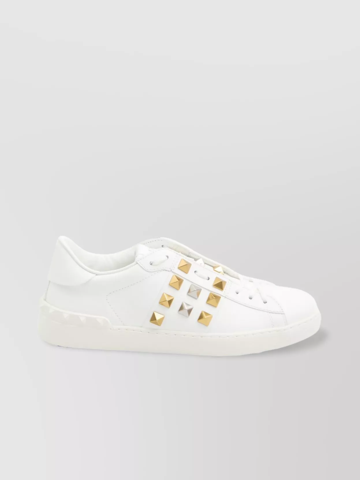 Valentino Garavani Freedots low top leather sneaker | The