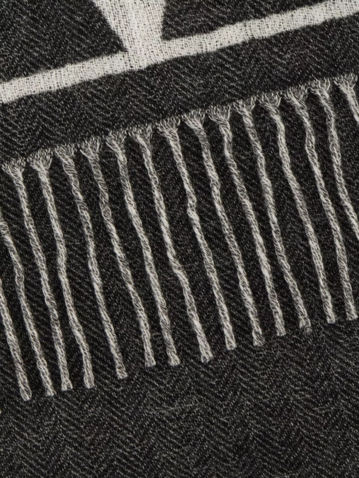 Valentino Garavani Fringed Scarves Soft Texture
