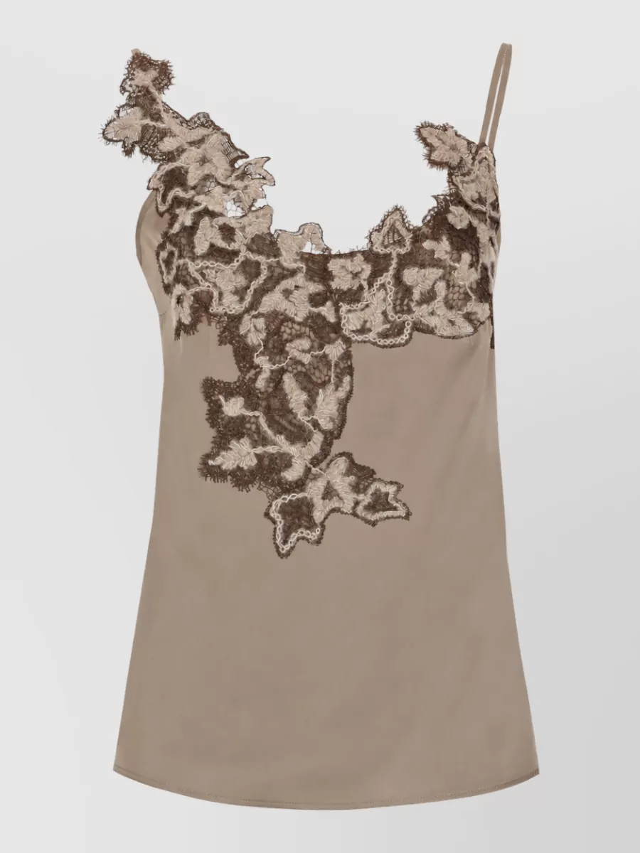 D.exterior lace trim sleeveless top