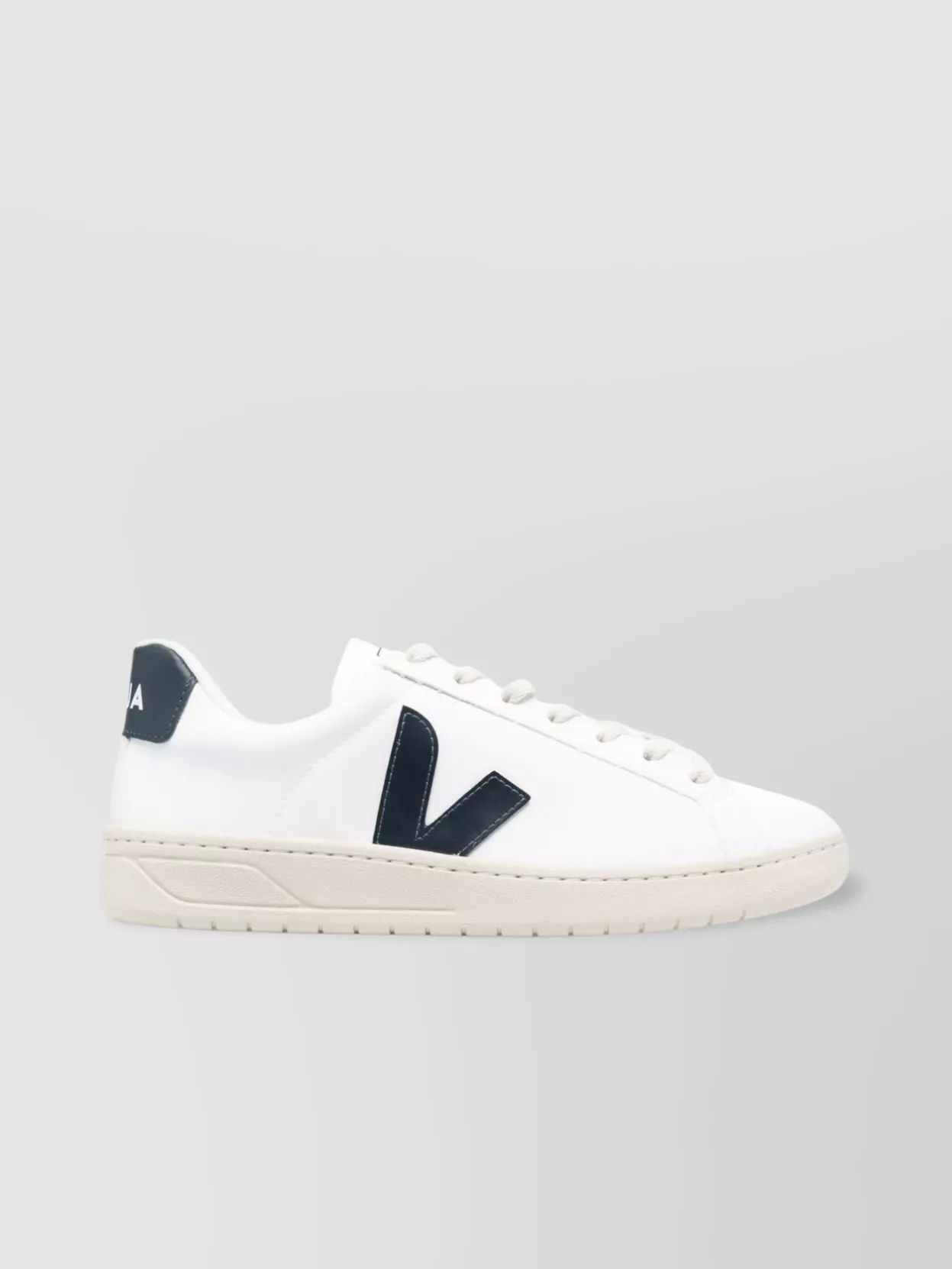 Veja Low-Top Round Toe Rubber Sole Sneakers