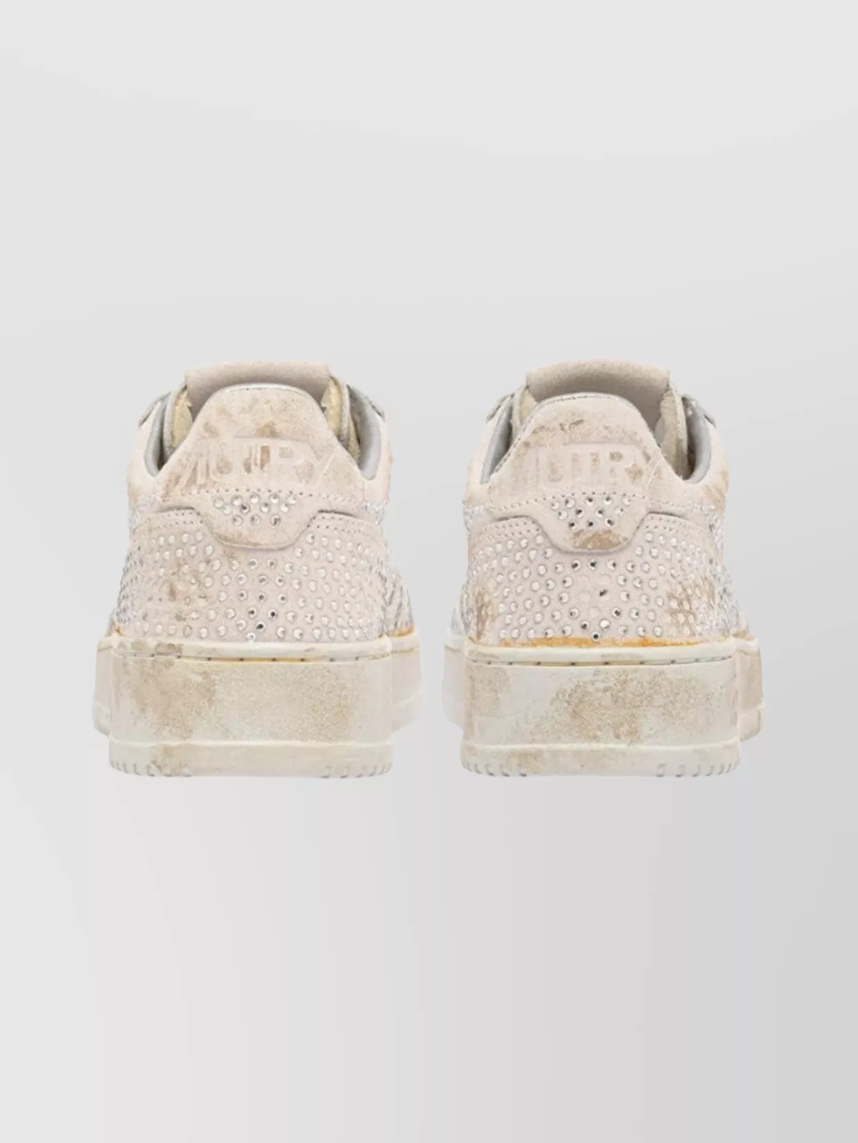 Autry Sophisticated Low Top Sneakers For Women In Neutral
