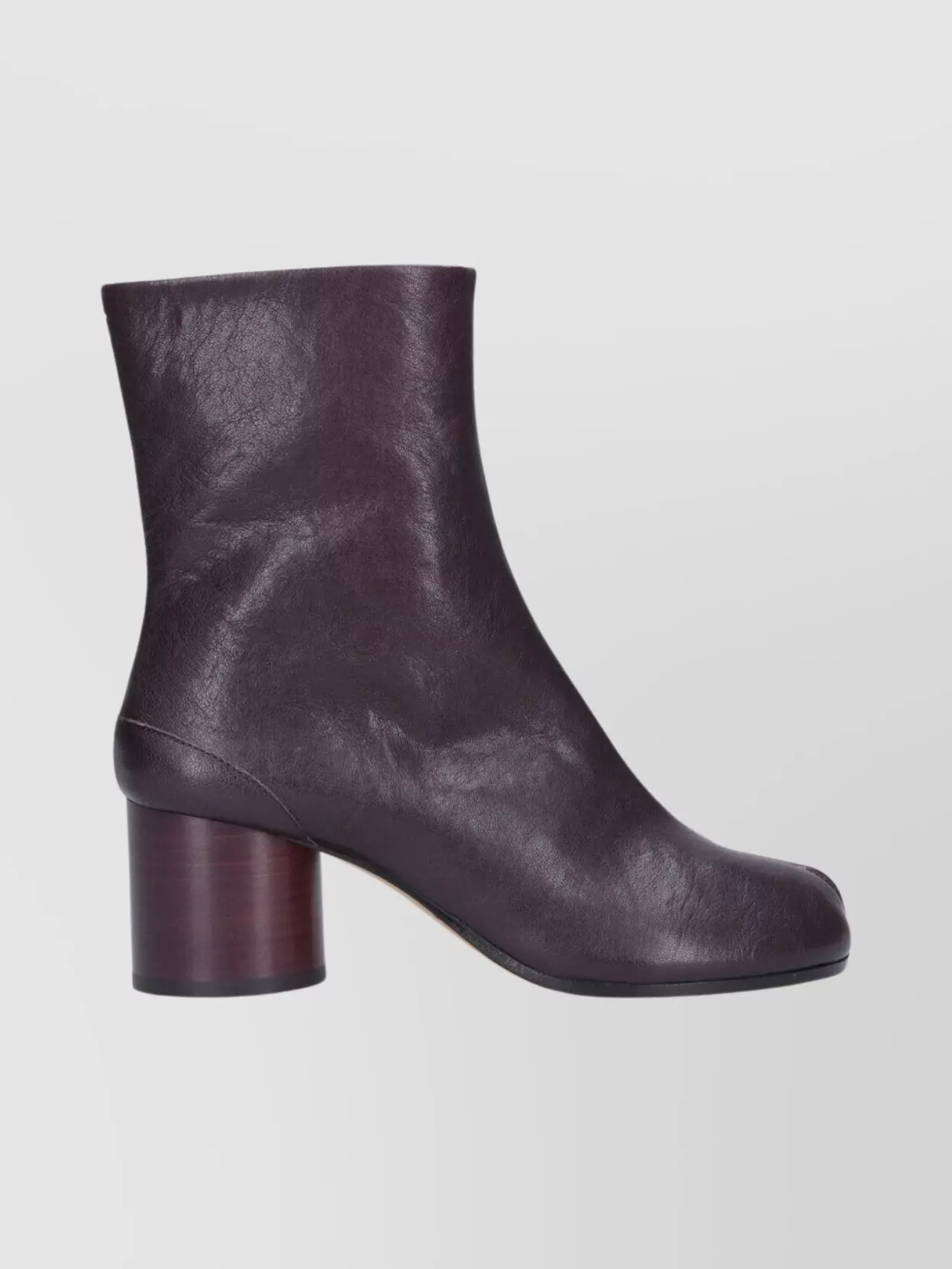 Maison Margiela Stylish Leather Ankle Boots With Chunky Heel