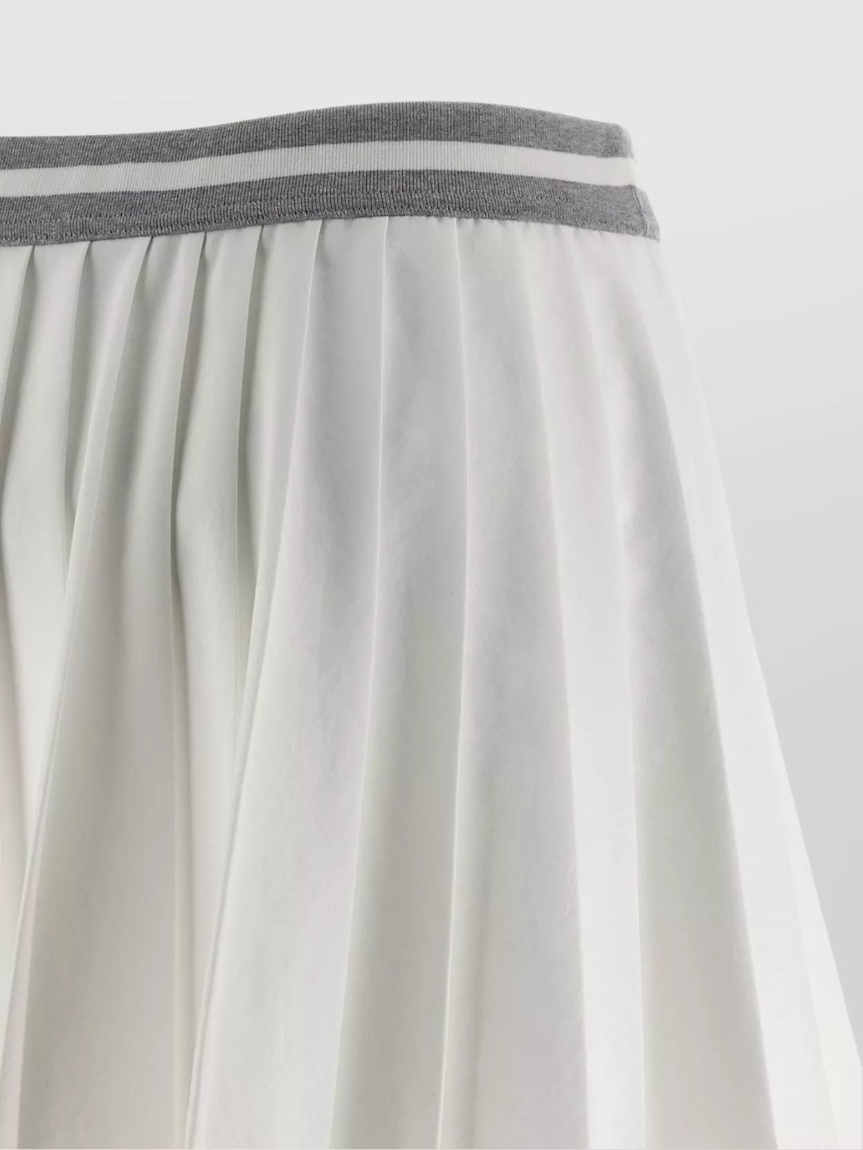 Brunello Cucinelli Skirt With Contrast Trim And Pleats In White