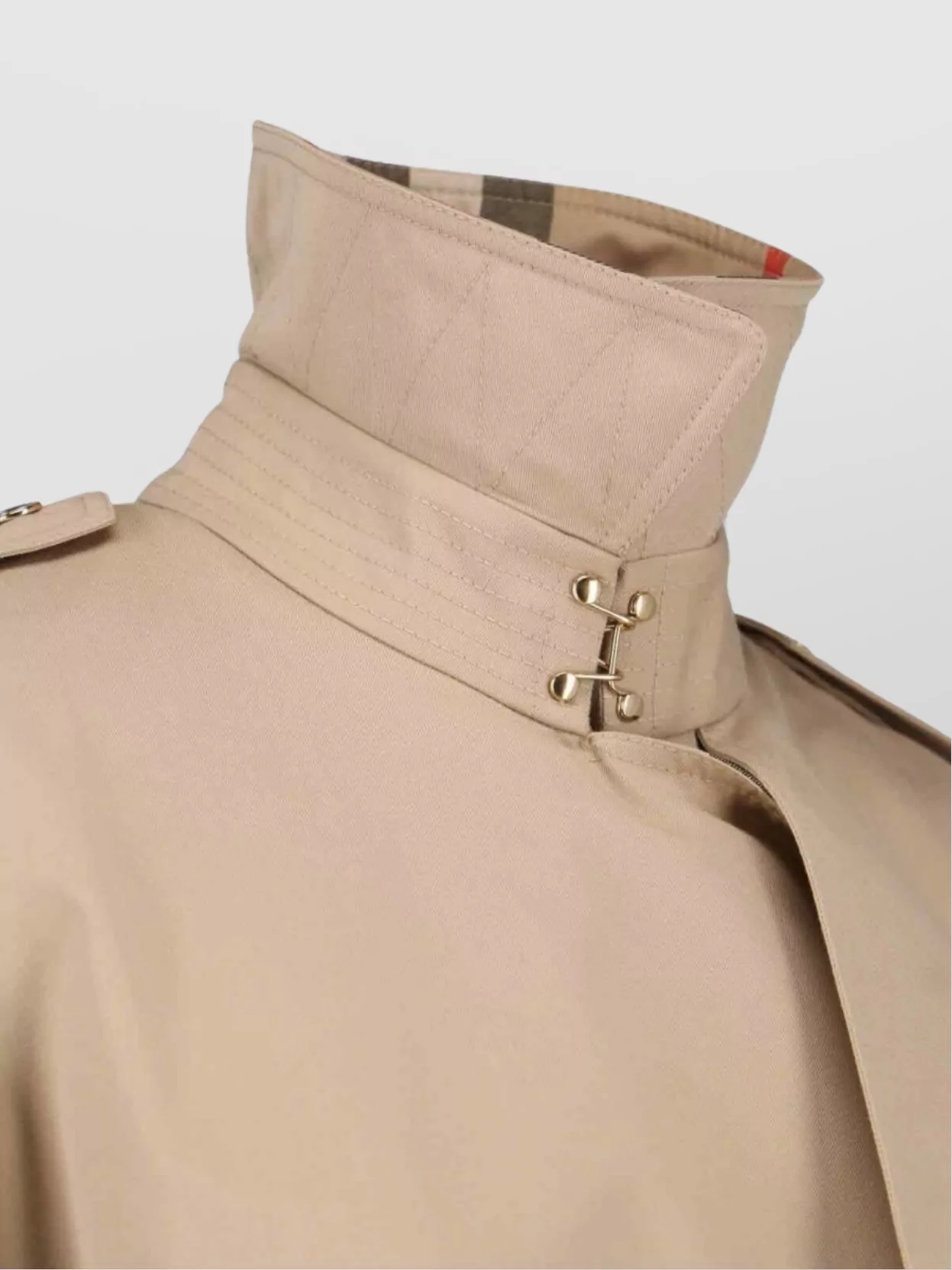 Burberry Stylish Jacket With Belted Waist And Epaulettes