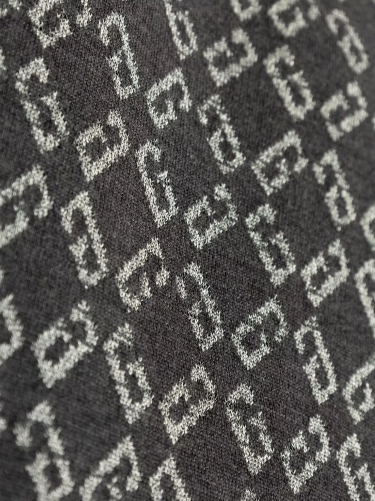 Givenchy Crew Neck Wool Pullover Geometric Pattern