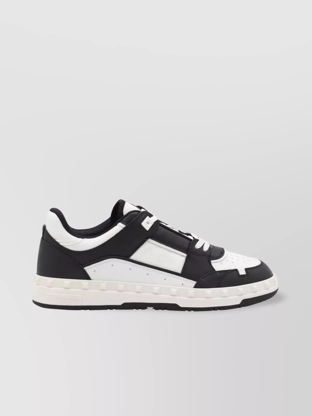 Valentino Garavani Low Top Sneakers Contrasting Panels