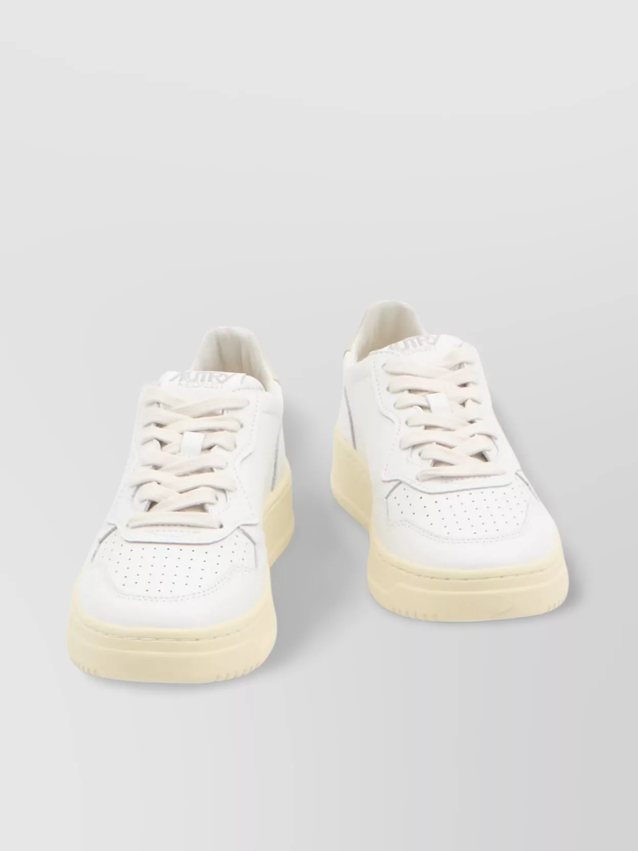 Autry Medalist Low Top Sneakers