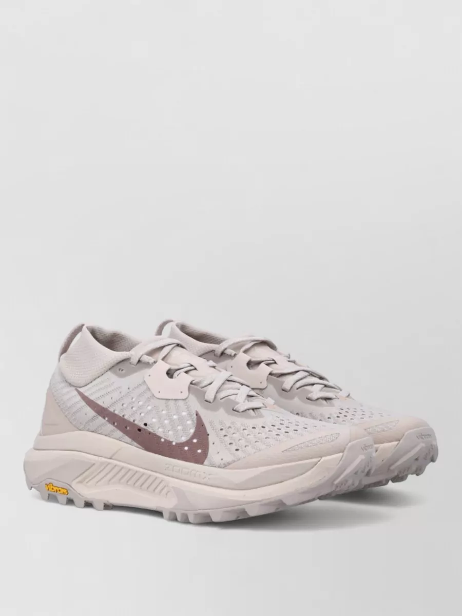 Nike zegama trail low-top sneakers