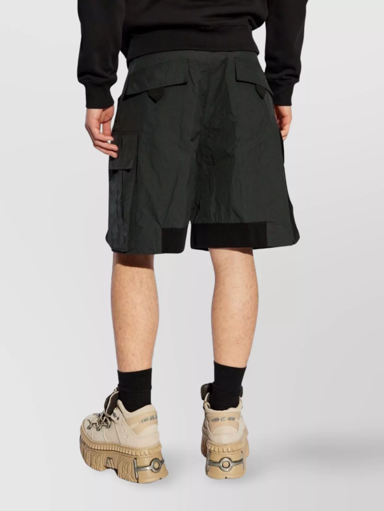Dsquared2 Cargo Style Shorts With Pockets And Loops