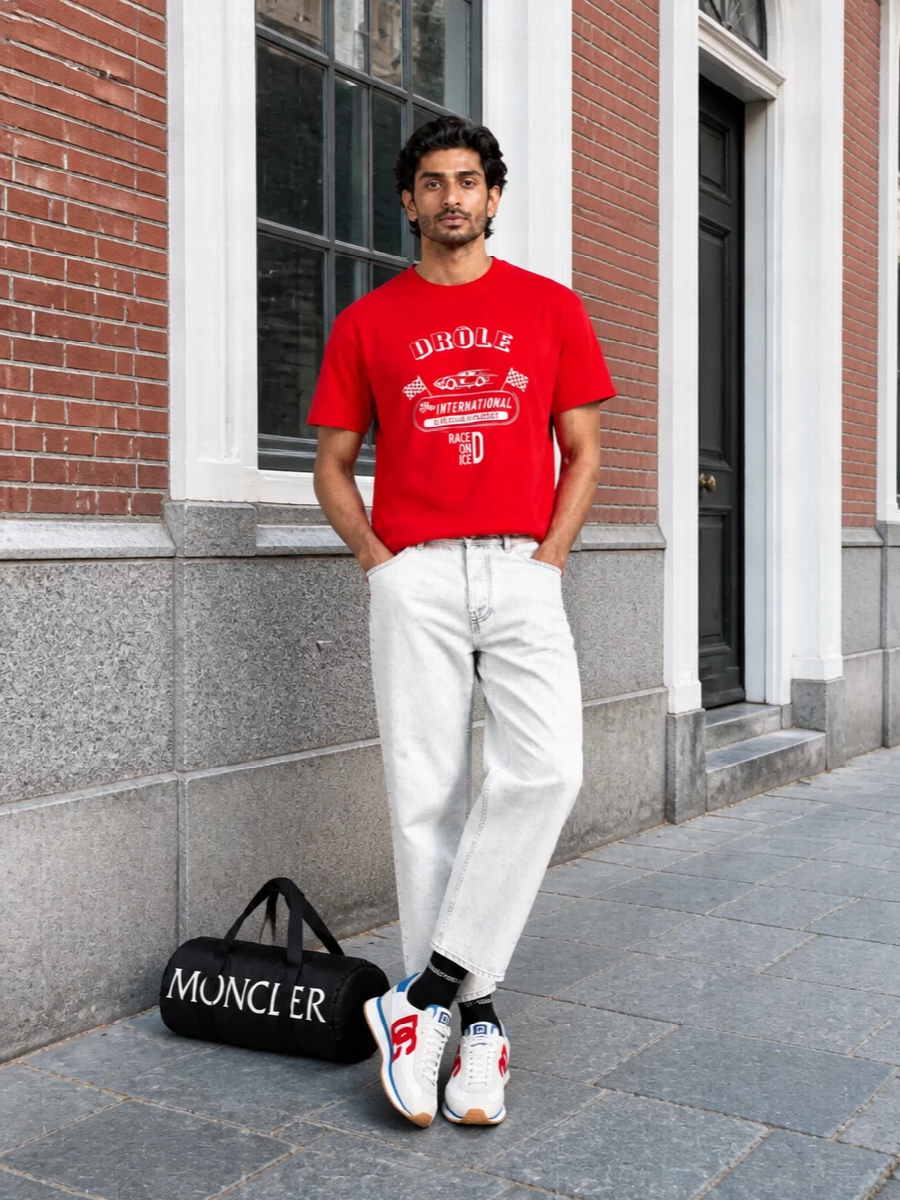 Drole de monsieur red tee white jeans outfit