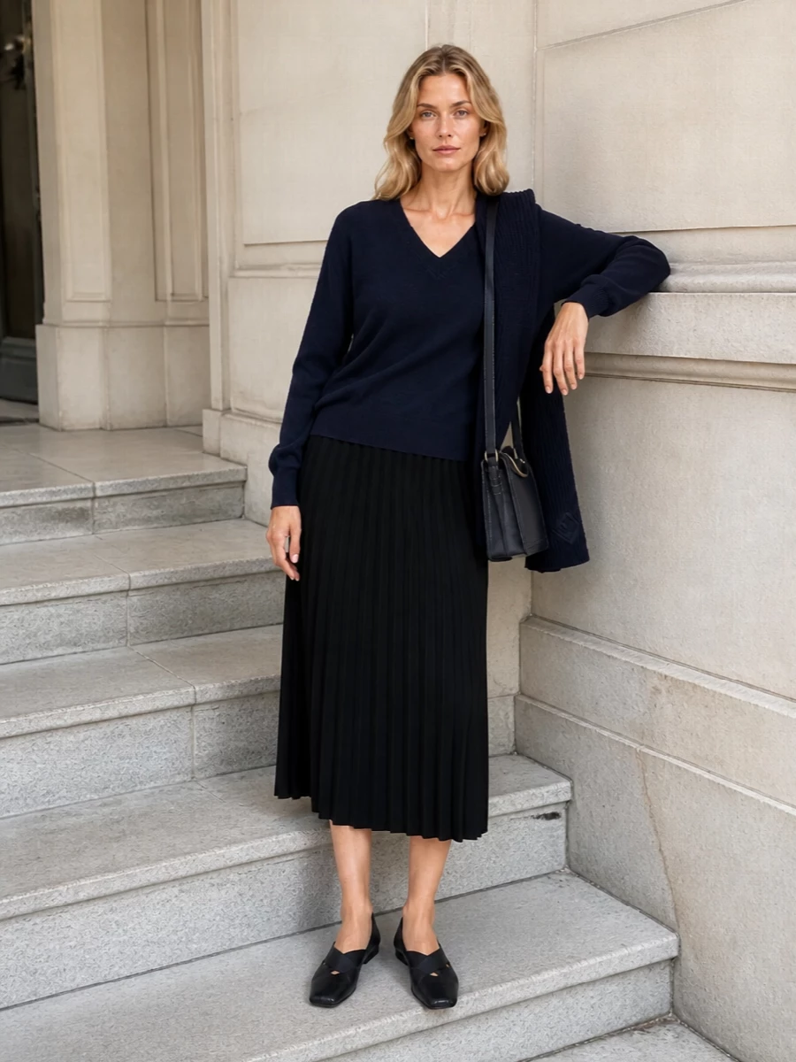 Lisa yang navy sweater black pleated midi skirt