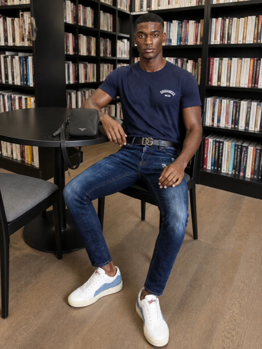Dsquared2 dark jeans navy tee sneakers