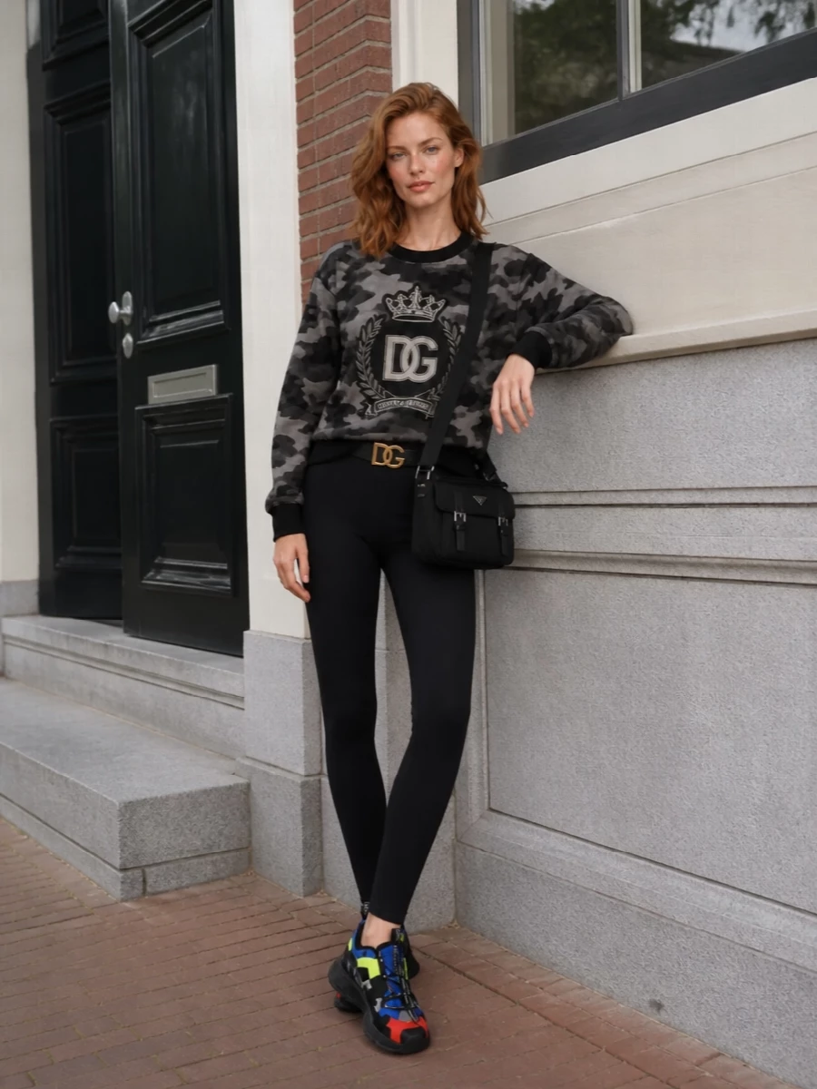 Dolce gabbana sweatshirt black leggings sneakers