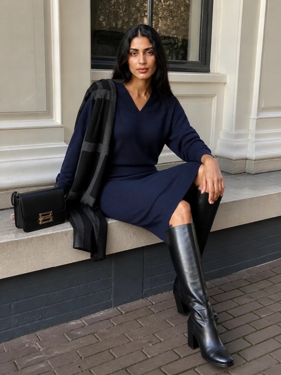 Victoria beckham navy jumper pencil skirt outfit