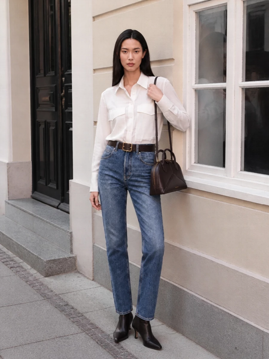 Victoria beckham jeans white shirt ankle boots