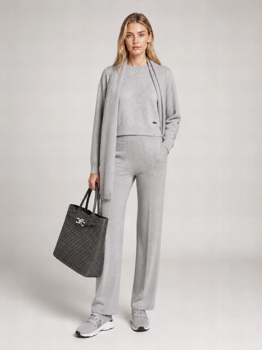 Bottega Veneta Andiamo Medium Leather Tote Bag