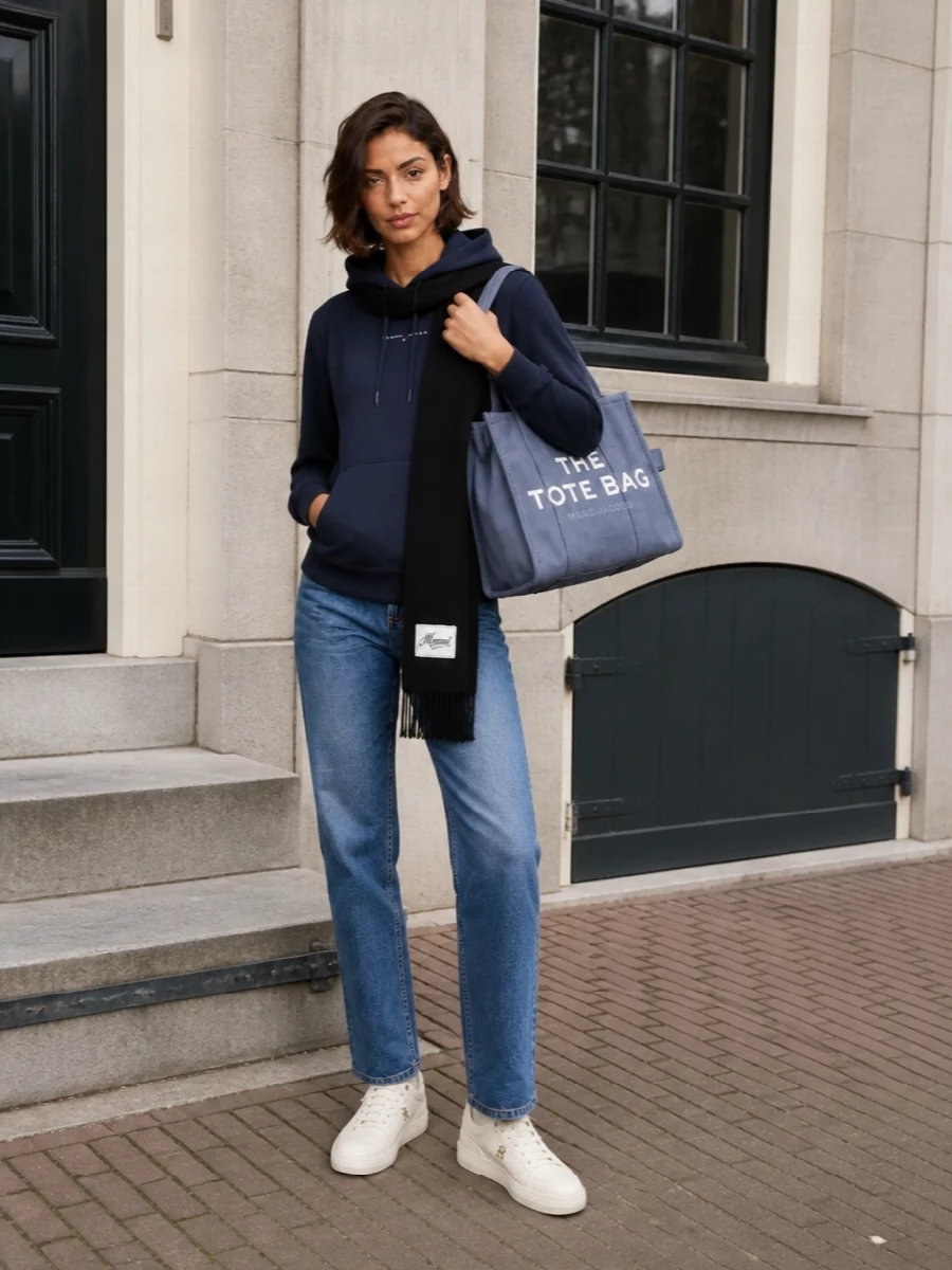 Tommy hoodie apc jeans white sneakers outfit