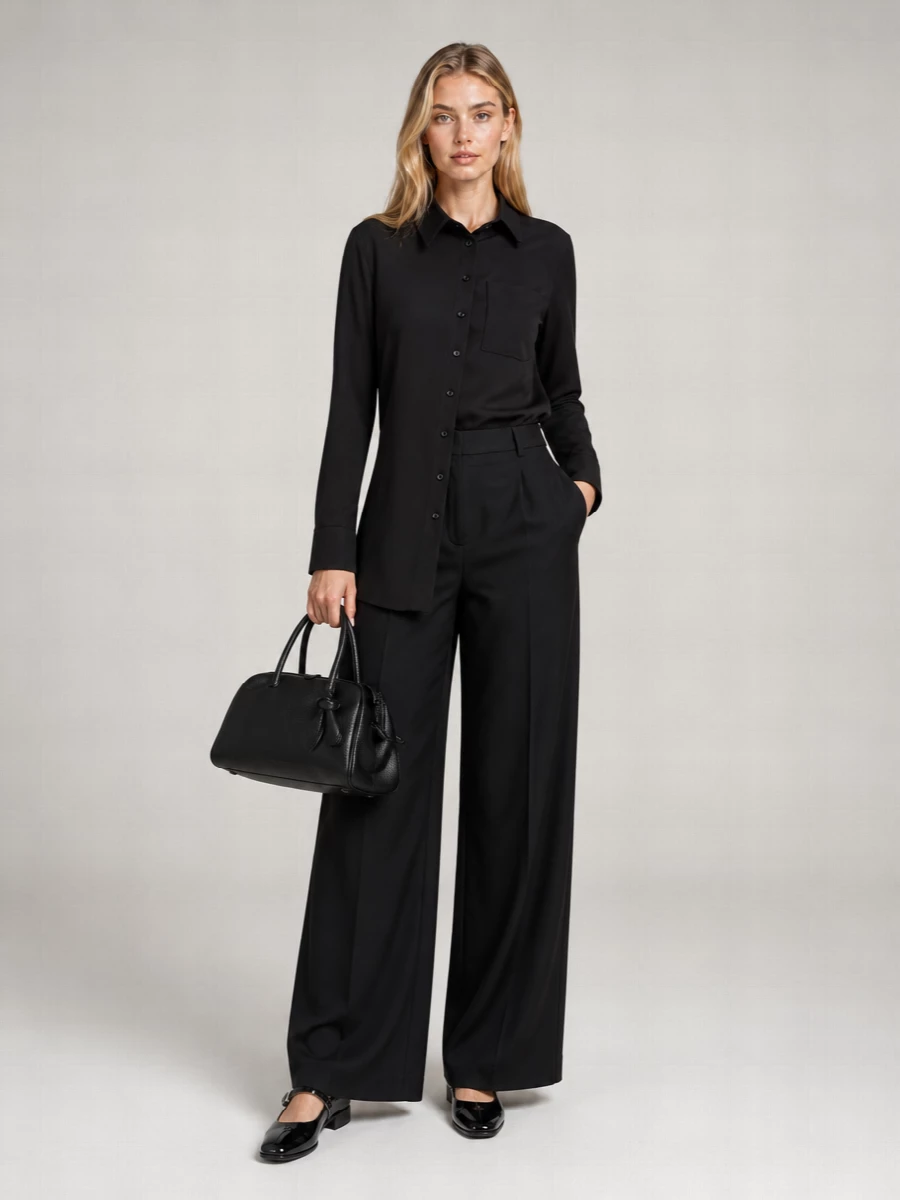 Jacquemus Le Turismo Small Leather Tote Bag