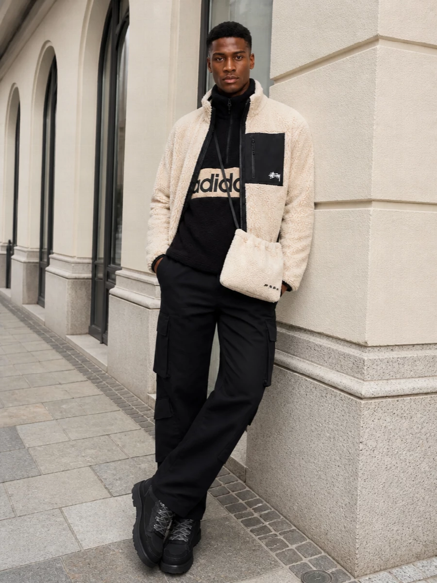Stussy sherpa jacket black cargo pants outfit