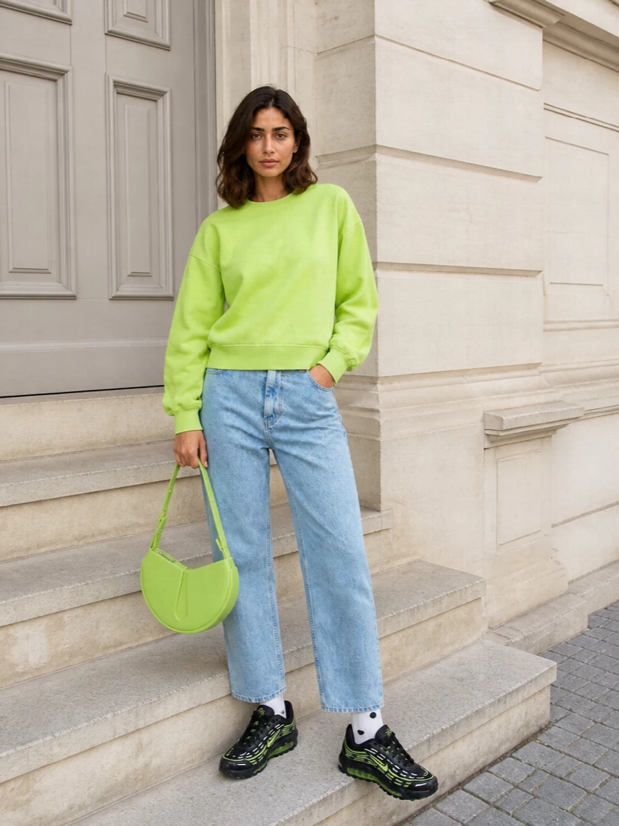 Carhartt neon sweatshirt light jeans outfit