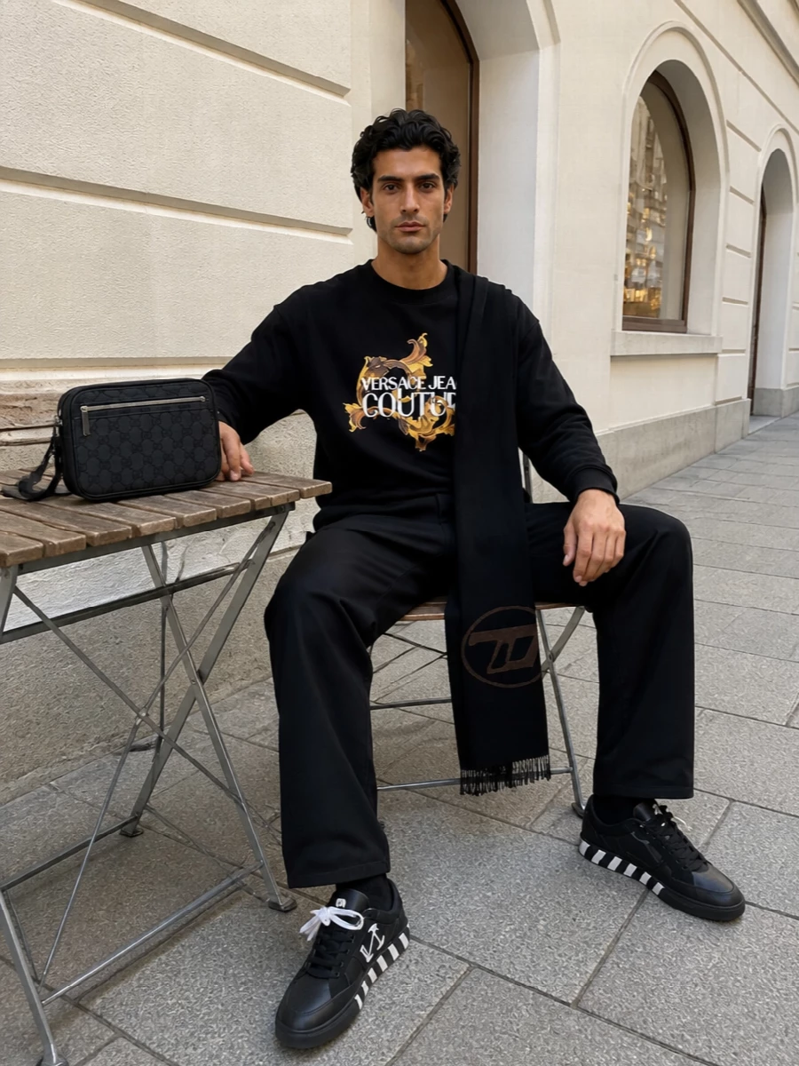 Versace sweatshirt black cargo off white sneakers